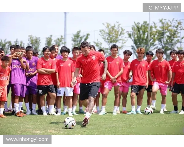 加维的足球之路:从青训小将到世界级球星的成长故事